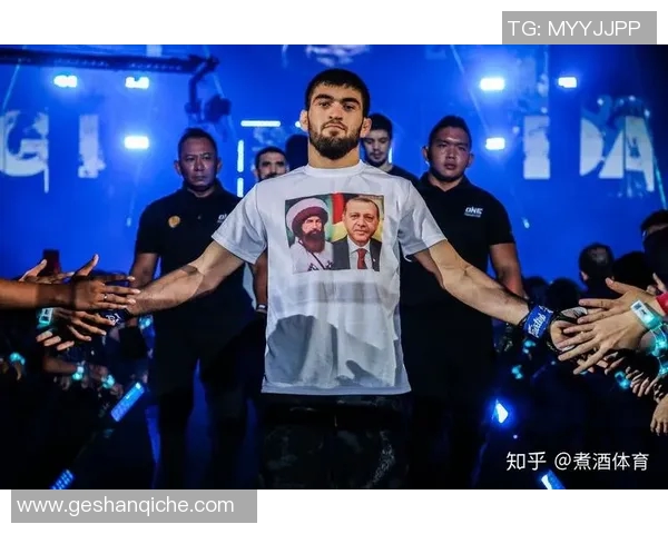 康纳与阿尔瓦瑞兹的巅峰对决谁将成为拳坛新王者